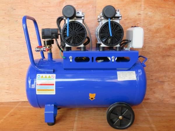 静音/オイルレス エアーコンプレッサー/タンク50L/100V/カプラー