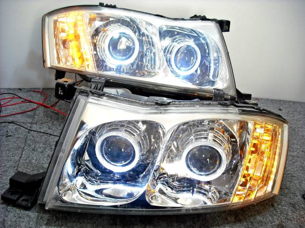 z12 キューブ　純正ヘッドライト キューブ 日産キューブZ12⁄N12純正ヘッドライト右ヘッドランプ