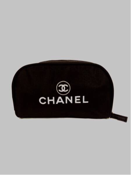 シャネル ノベルティーポーチ