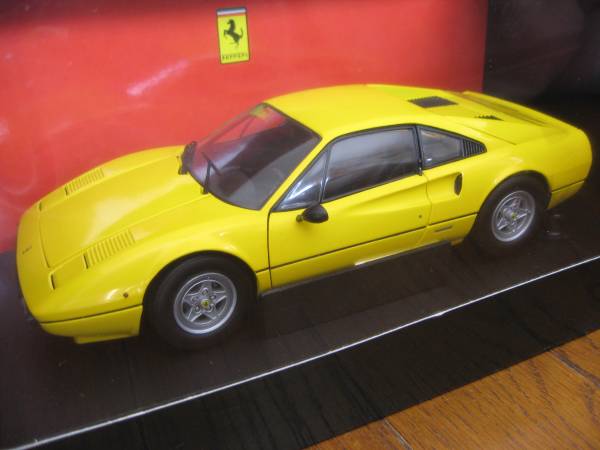 中古！即決！京商 1/18 フェラーリ 308GTB(1976) イエロー フェラーリ