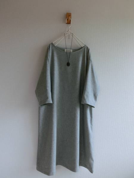 秋冬ウール　Ａラインワンピ　シンプル　淡グレー　ハンドメイド