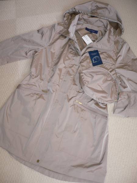 ★新品【コール・ハーン】ナイロン地ジャケット(収納ポーチ付)★