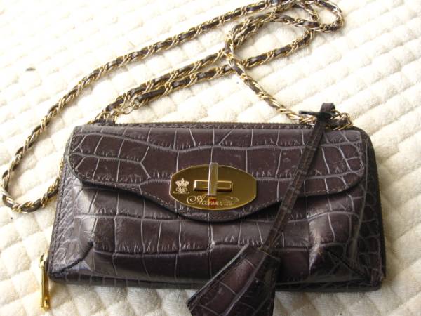 即決ADMJ アクセソワ完売チェーン装飾クロコ型押し長財布