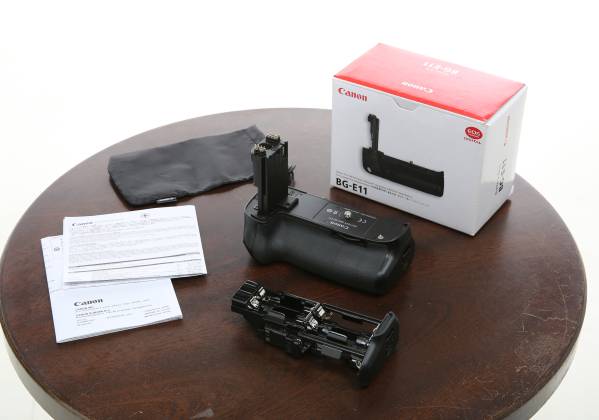 CANON キヤノン バッテリーグリップ BG-E11 5D Mark Ⅲ 美品