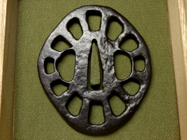 恵】特別出品！3 「極上鉄味！山吉兵 在銘 名作透鍔」 鍔、刀装具