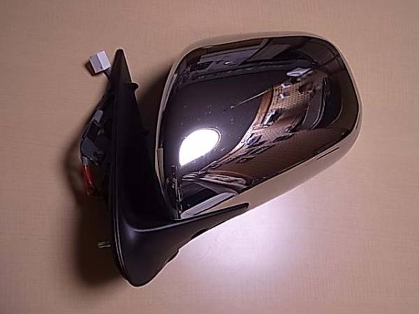 ★200系ハイエース純正電動格納式メッキドアミラー左/助手席N386