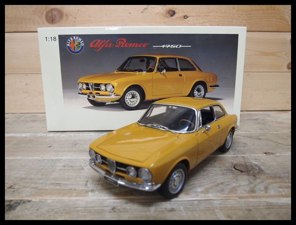 ☆未使用 Autoart オートアート アルファロメオ 1750 GTV 1/18