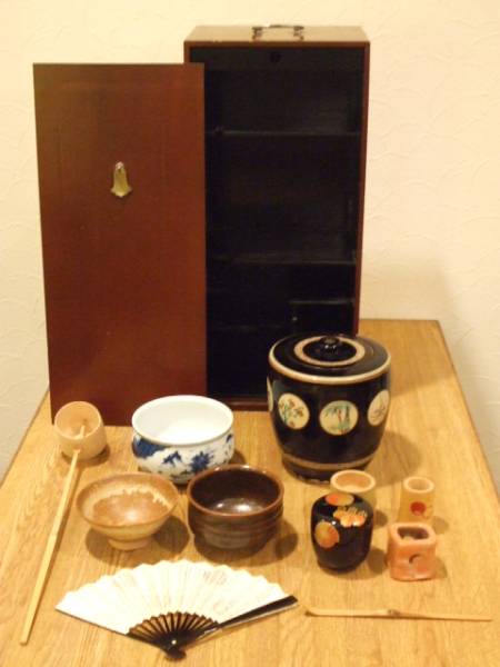 お茶道具 茶箱一式 木製茶箱 短冊型 抹茶茶碗 棗 建水他 短冊箱 茶道具
