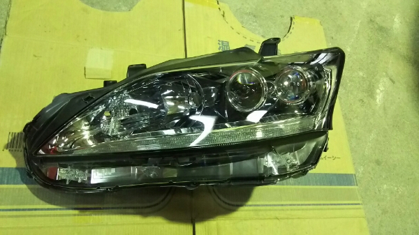 レクサス CT200純正LEDヘッドライトユニット 左側 訳あり品 中古