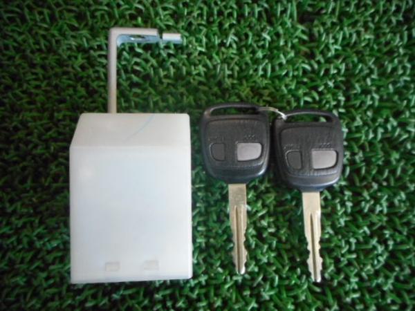 セドリック（ＭＹ３４）キーレスリモコン２本＆レシーバー