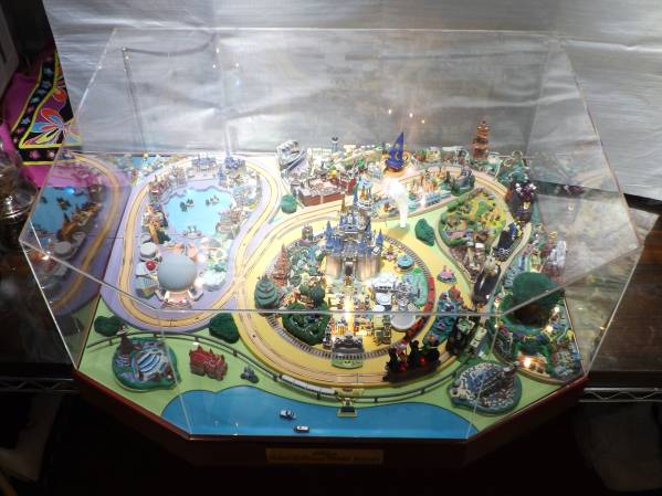 ディアゴスティーニ ディズニーパレード 完成品