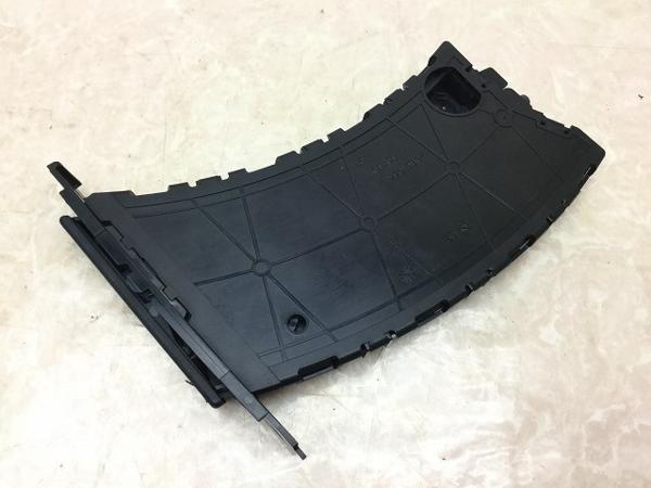 A879 E90 VB23 323i Mスポーツ 右ドリンクホルダー