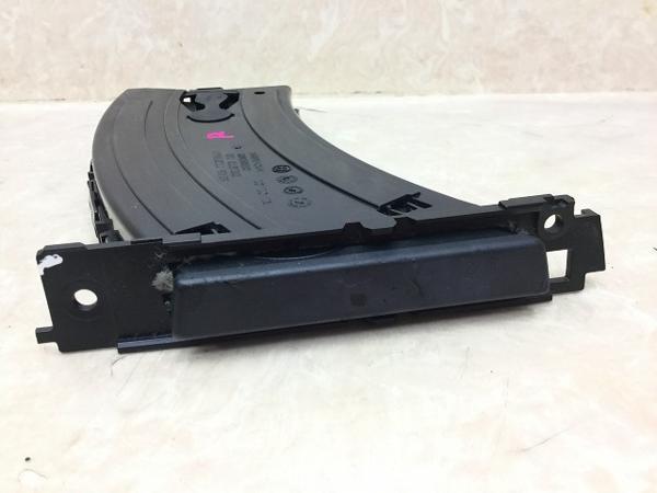 A879 E90 VB23 323i Mスポーツ 右ドリンクホルダー