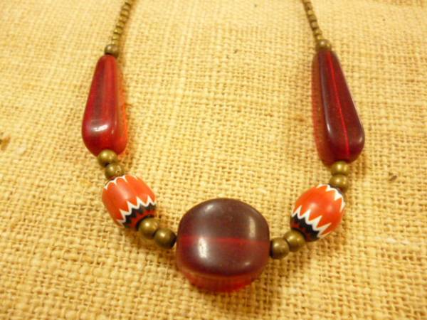 ★とんぼ玉★中世ベネチア赤とんぼ玉&赤シェブロン玉ネックレス
