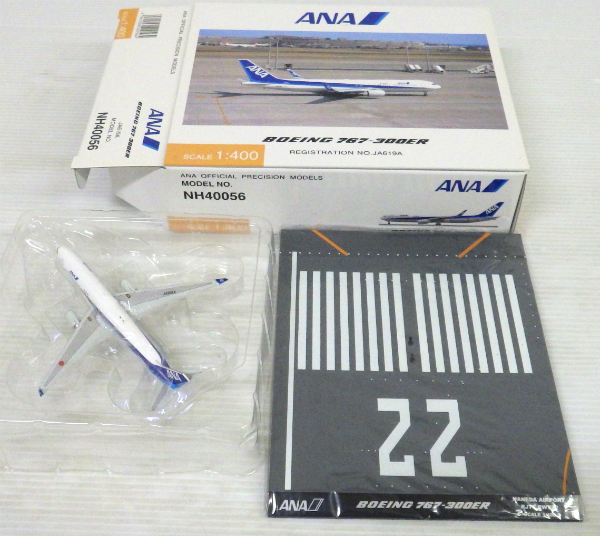 全日空商事 1/400 ANA ボーイング 767-300ER【10