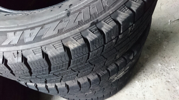 195/80R15 ブリジストン スタッドレス ハイエース レジアス