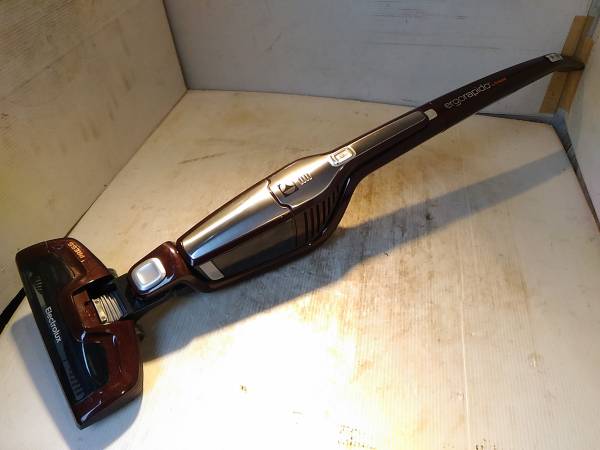 エレクトロラックス ZB3107 エルゴラピード リチウム□掃除機②