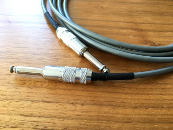 BELDEN 8401自作ケーブル　オヤイデプラグ