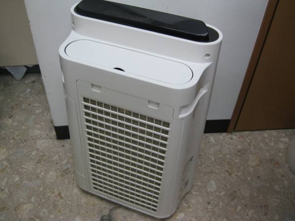 ★SHARP 加湿空気清浄機 KC-D40-W★中古★