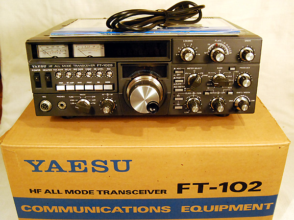 YAESU ヤエス無線のFT-102S 100W改 美品です。 YAESU FT-102