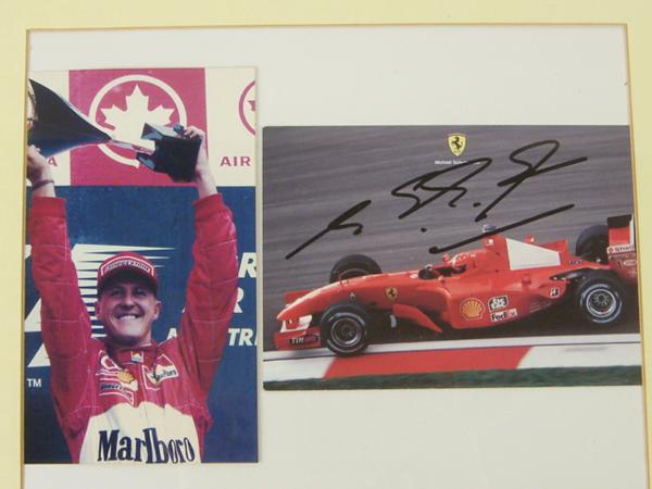フェラーリ／ミハエル・シューマッハー直筆サイン入り額付生写真