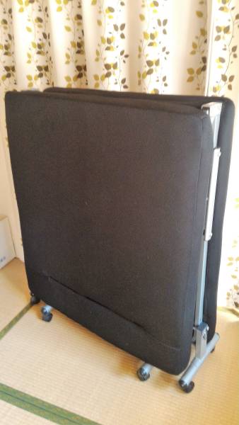 即決★折り畳み可能　ソファベッド