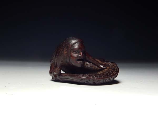 時代提物 人魚根付 天然素材 在銘【珠持ち人魚】高さ約4.5cm 重さ約16g 時代提物 天然素材 人魚根付 在銘珠持ち人魚高さ約4.5