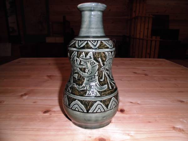 琉球古典焼 落し人物鳥魚文瓶 エジプト文嘉瓶 在銘「常明」