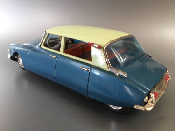萬代屋【シトロエンDS19 大 水色】ブリキ自動車tin toy car【箱無】 萬代屋【シトロエンDS19 大 水色】ブリキ自動車tin toy car【箱無
