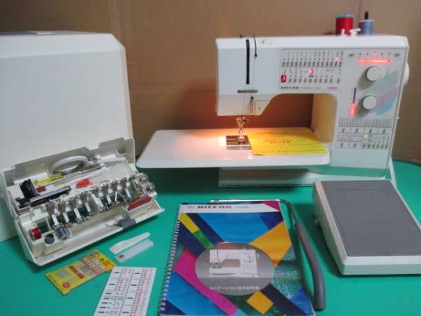 TH 再出品 ミシン リッカー ホリデーヌ 1241 ベルニナ社製 TH 再出品 ミシン リッカー ホリデーヌ 1241 ベルニナ社製