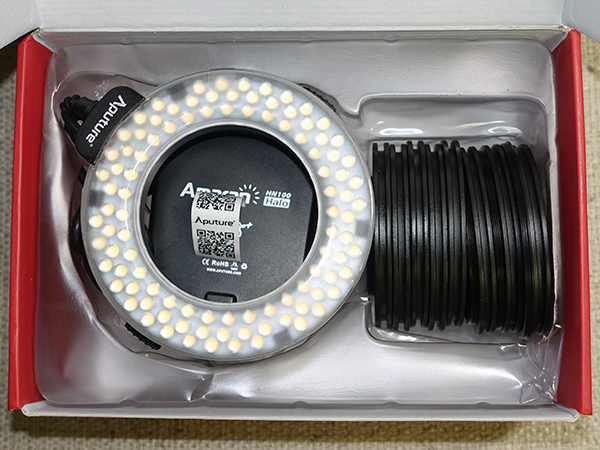 >ニコン　スピードライト　SB-700　新品同様購入依頼　使用頻度わずかのとても綺麗なお品です箱、パーツ、説明書、ケース等　全て揃っております。<br><br><span class=