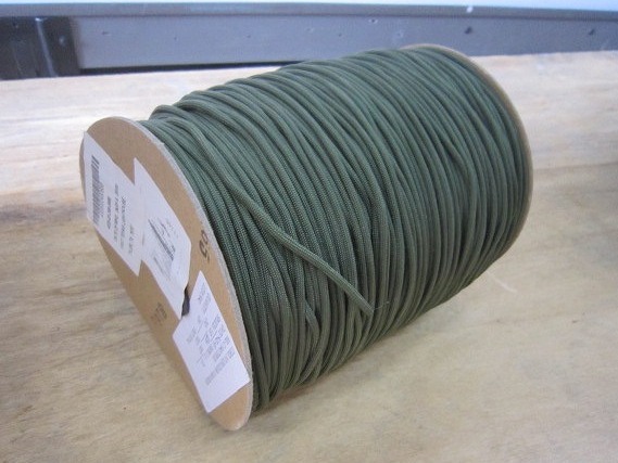 美品　米軍　実物 NYLON CORD TYPE III ナイロンパラコード 米軍放出新品 ナイロンロープ パラコード365M×4耐荷重 250kg AC7D