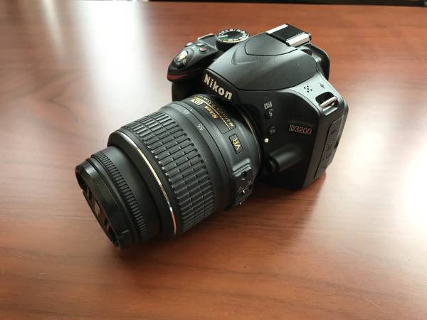 美品 NIKON D3200ブラック ダブルレンズ美＋革製カメラバッグ Nikon 