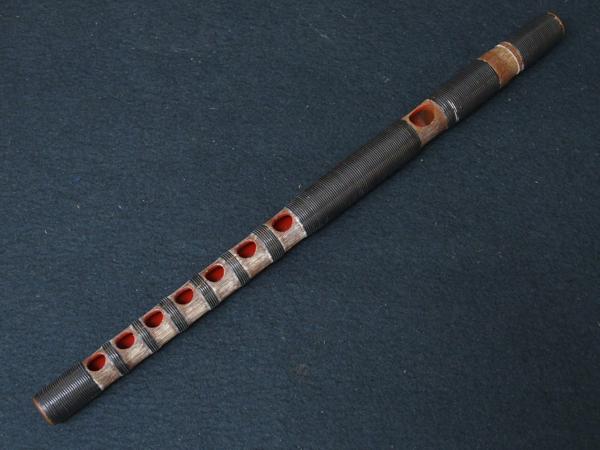 龍笛（朱色・籐巻・煤竹） its】雅楽楽器・龍笛（竜笛） 最も本格的な仕様「煤竹製・籐巻き
