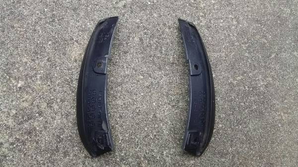 NBロードスターターボ用純正リアフェンダーモール左右美品(マツダ用