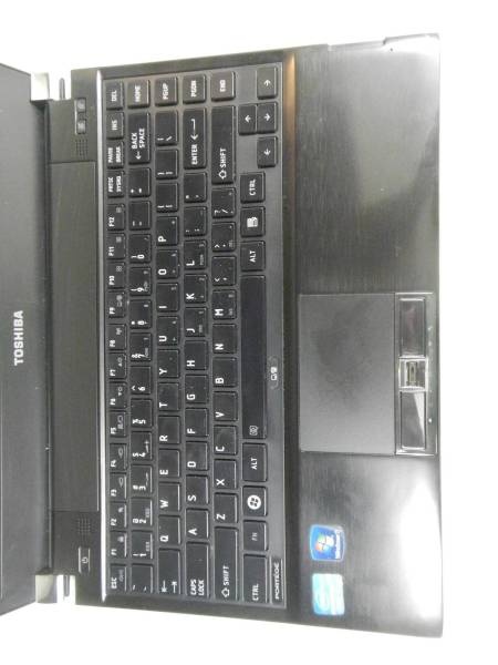 Toshiba Portege R830 (Black⁄Red) 13-inch TOSHIBA PORTEGE R830