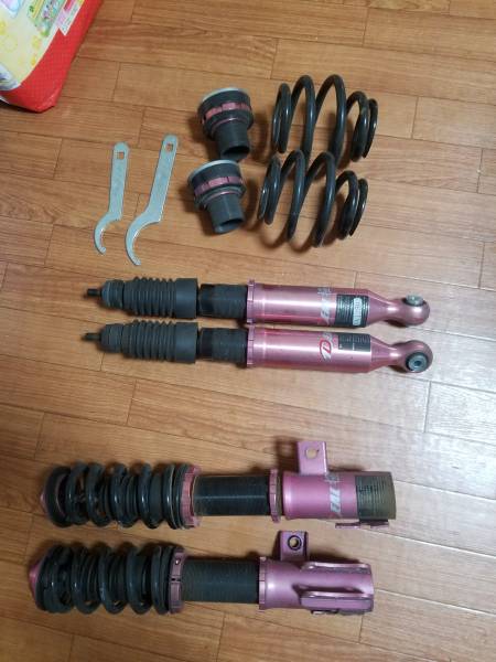 イデアル極NHP10アクア車高調