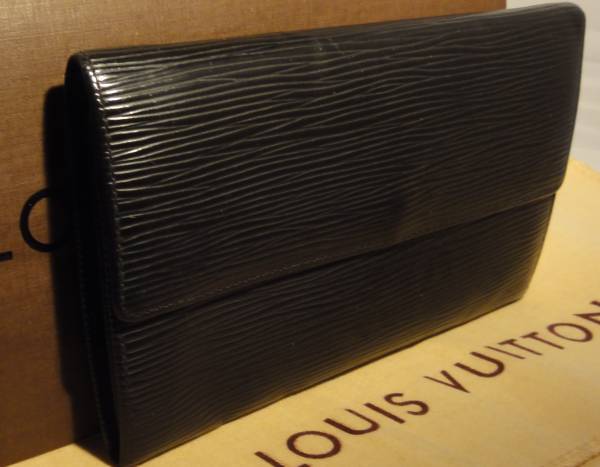 美品　ルイ・ヴィトン 長財布 エピ ポルトモネクレディ ブラック M63572　