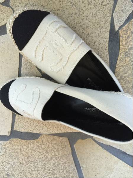 ★新品同様CHANELっぽい夏らしいレディースシューズ★