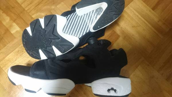 【美品】インスタ ポンプヒューリー サンダル ブラック黒 27㎝