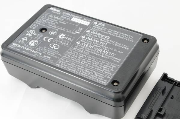 ★ワンオーナー★ほぼ新品★Nikon ニコン MH-21 純正 クイックチャージャー 充電器 使用頻度極少！！定価21，600円★動作絶好調です！！