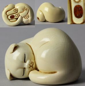 秀逸彫りの絶品！本象牙製 葉上群鼠根付 明治期 超美品