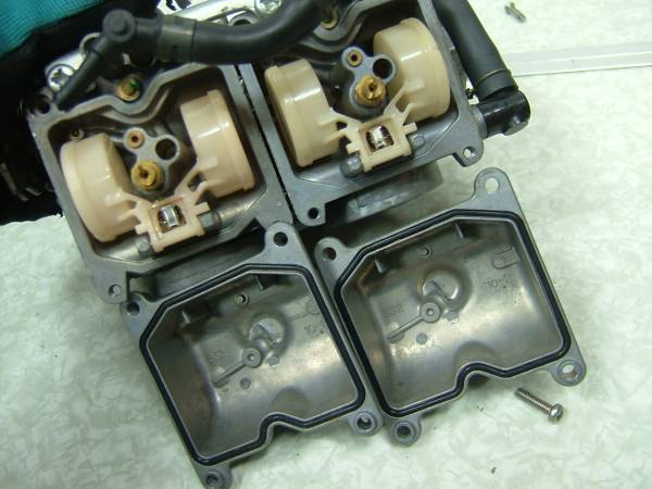 カワサキ ZZR250 ZZ-R250 EX250H 純正キャブレター 欠品あり 美 カワサキ ZZR250 ZZ-R250 EX250H 純正キャブレター 欠品あり 美