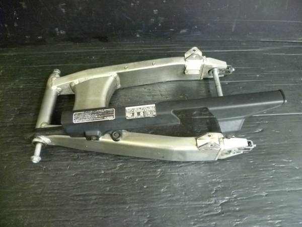 CB400SF(NC39)純正スイングアーム ピボット/アクスルシャフト付き 中古