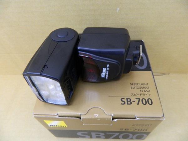 >ニコン　スピードライト　SB-700　新品同様購入依頼　使用頻度わずかのとても綺麗なお品です箱、パーツ、説明書、ケース等　全て揃っております。<br><br><span class=