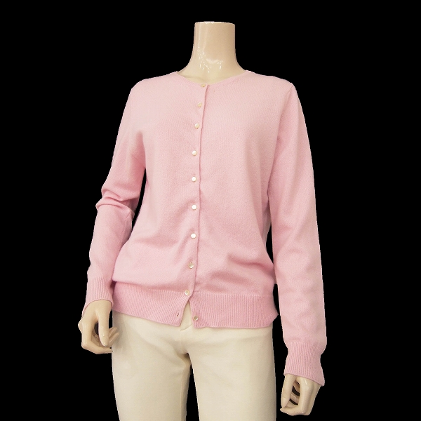 赤字超特価，爆買い Q LAURA ASHLEY ローラアシュレイ 優淡ピンク系 至福カシミヤ100% 艶ボタン 可憐なカーディガン Lサイズ(その他)｜売買されたオークション情報、yahooの商品情報をアーカイブ公開 - オークファン 女性用