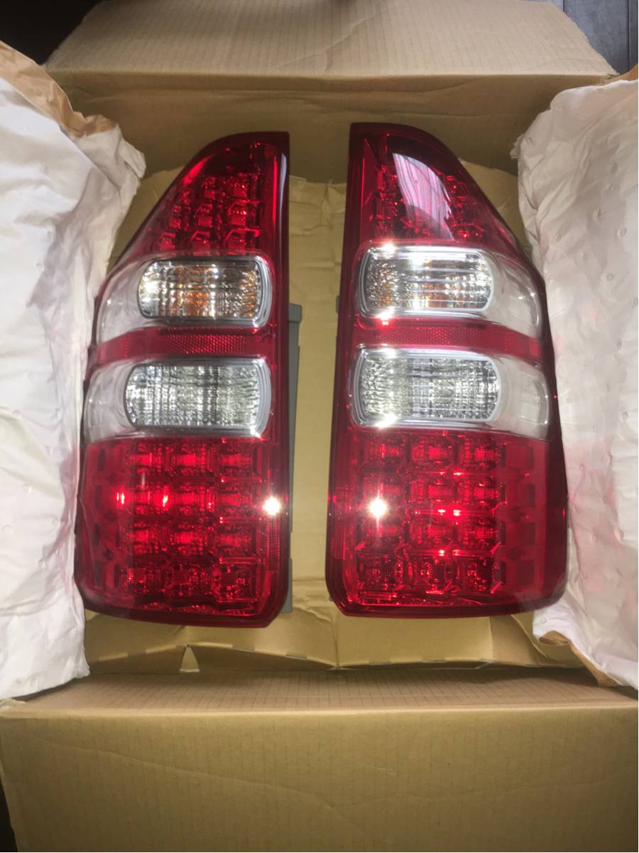 パーツ 70系 後期 ノア 純正テールランプ左右 LED球切れ無し 車検などに