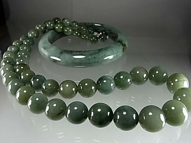 ミャンマー産天然黒翡翠，AAAクラス透明感ある数珠ネックレス　芙蓉色珠8～13ｍｍ 長さ49cm(チョーカーサイズ) 800-015 08-19