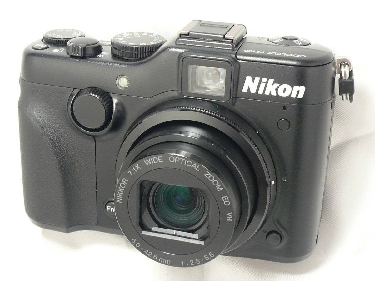 Nikon COOLPIX P7100 バッテリー2個付き SDHC8GB、予備バッテリー他、オマケ多数付：Nikon-COOLPIX-P7100(USED