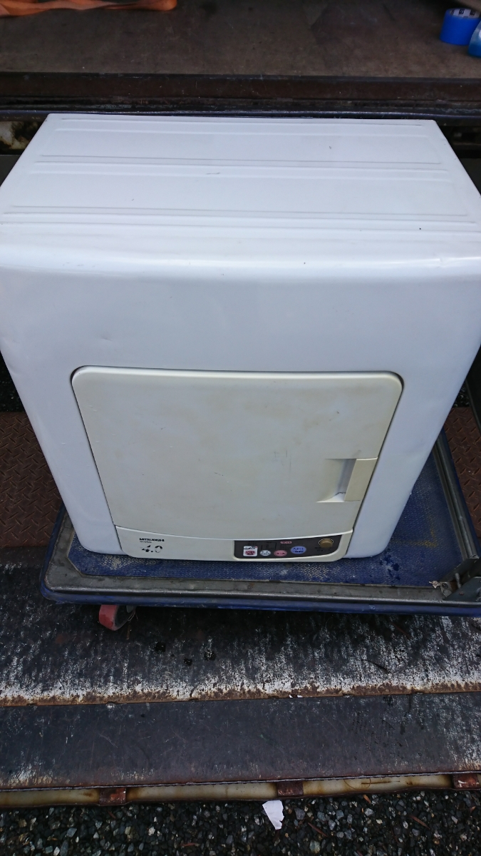 三菱　DR-D40Q衣類乾燥機 MITSUBISHI Yahoo!オークション 除湿形 電気衣類乾燥機 DR-D40Q 衣類